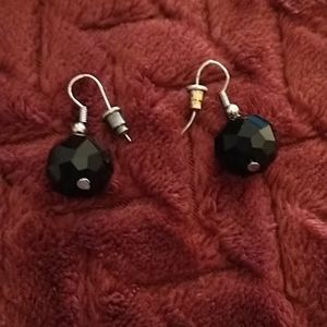 Women's black pearl ear rings